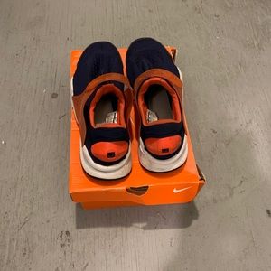 Nike sock dart size 11